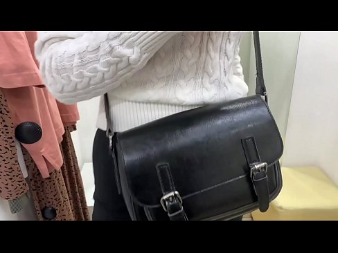 ❤️ Publika masturbado de juna hundino FeralBerry kun dildo en la vestoĉambro Seksofilmeto ĉe ni % eo.com-milf-300.ru% ﹏